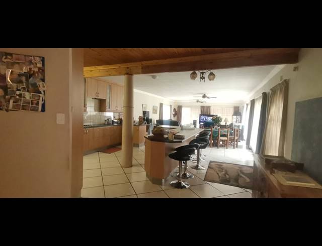 4 BEDROOM HOUSE FOR SALE IN BERGSIG